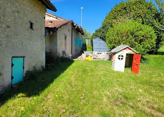 Petite Ferme En Pierre Restauree Pres De Perigueux